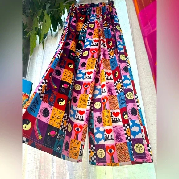 🖤🩷💙Dressed in LALA Colorful Graphic Pants💙🩷🖤 - Picture 6 of 7